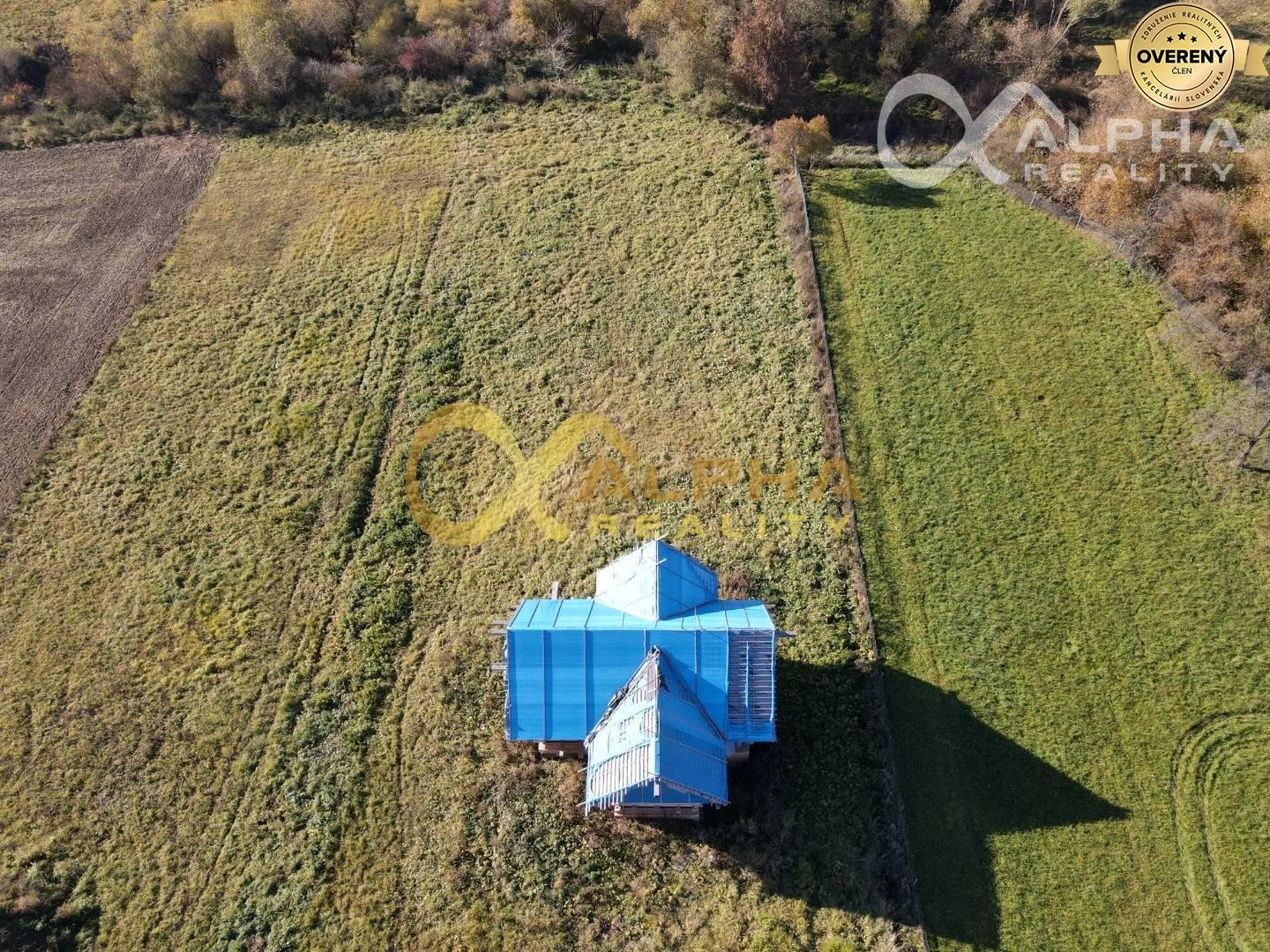 Rozostavaný zrubový rodinný dom, obec Pongrácovce, okres Levoča 