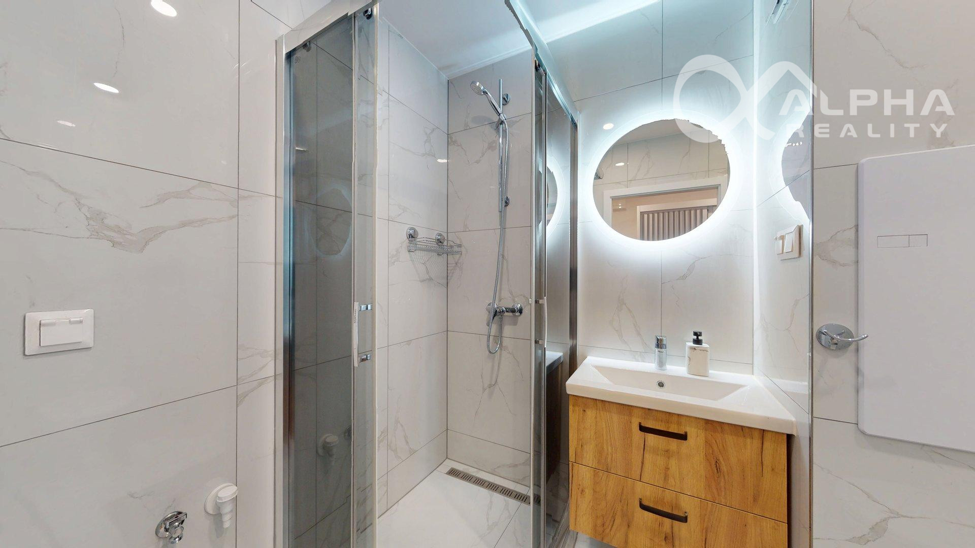 Prenájom 1i byt upravený na 2i, 2 loggie, sídl. Mier, SNV