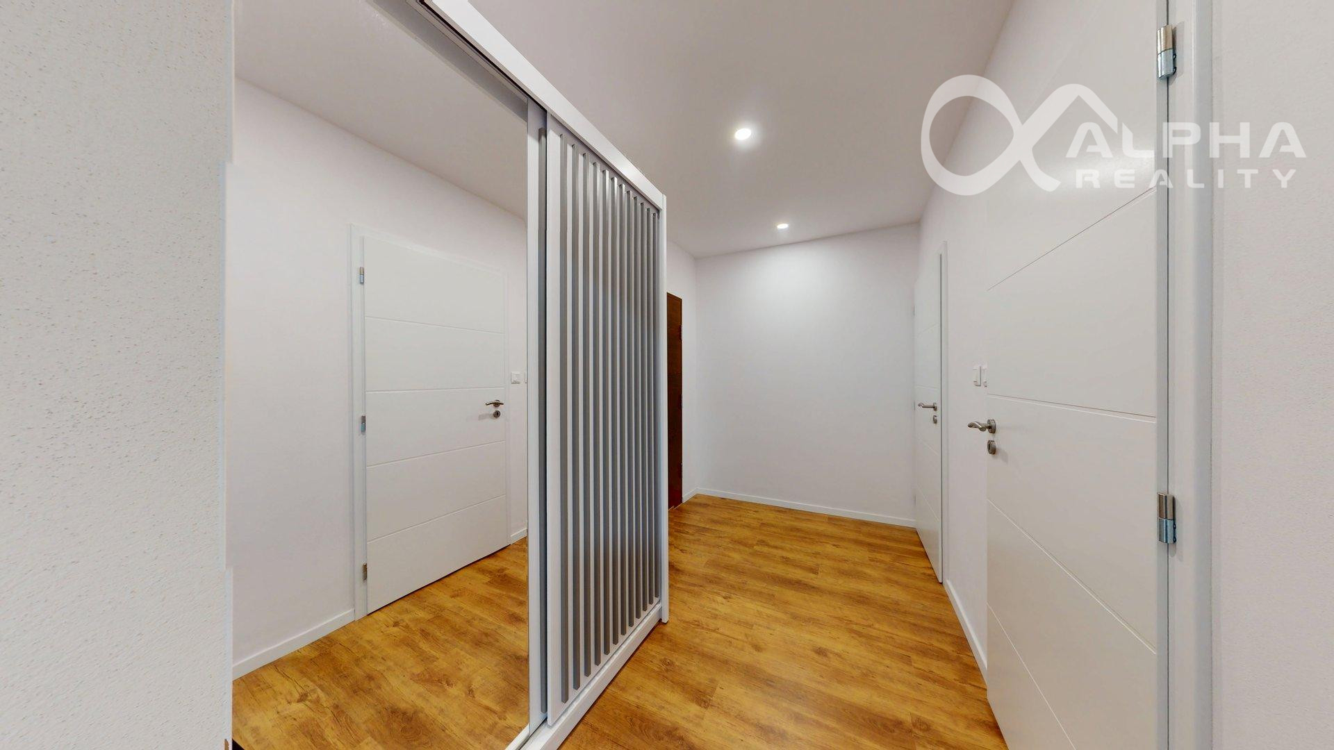 Prenájom 1i byt upravený na 2i, 2 loggie, sídl. Mier, SNV