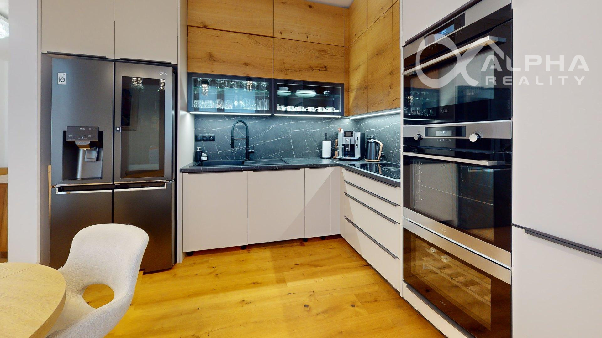 Nadštandardný 3i byt s loggiou, parkovaním, Tarča, Sp.N.Ves