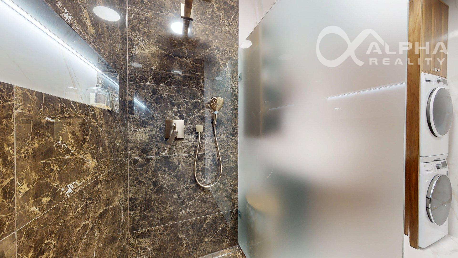 Nadštandardný 3i byt s loggiou, parkovaním, Tarča, Sp.N.Ves