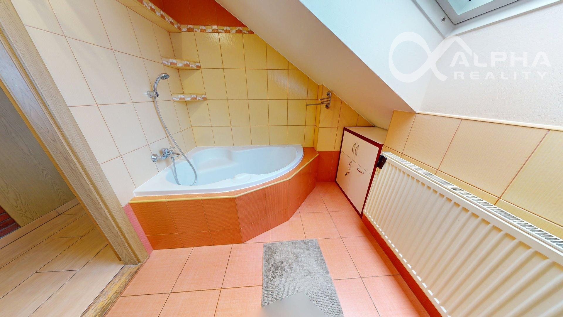 EXKLUZÍVNE 3i podkrovný byt s terasou, centrum, Spišská Nová Ves