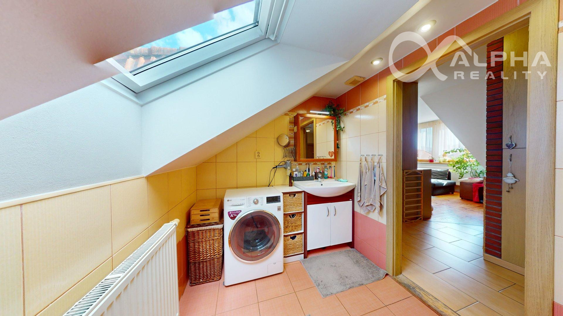 EXKLUZÍVNE 3i podkrovný byt s terasou, centrum, Spišská Nová Ves