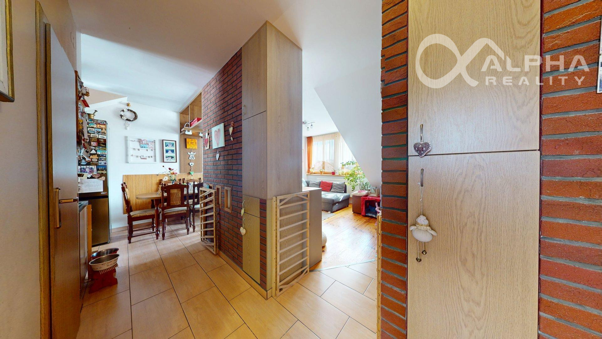 EXKLUZÍVNE 3i podkrovný byt s terasou, centrum, Spišská Nová Ves