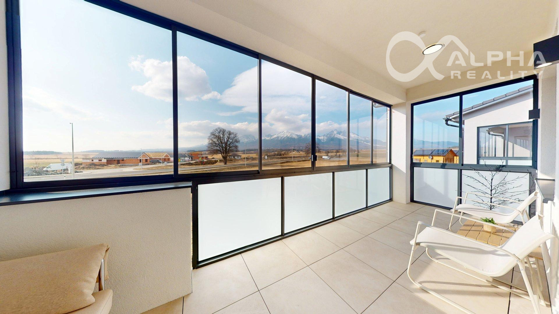 EXKLUZÍVNE 2i apartmán s terasou, parkovaním, Veľký Slavkov, okr. Poprad