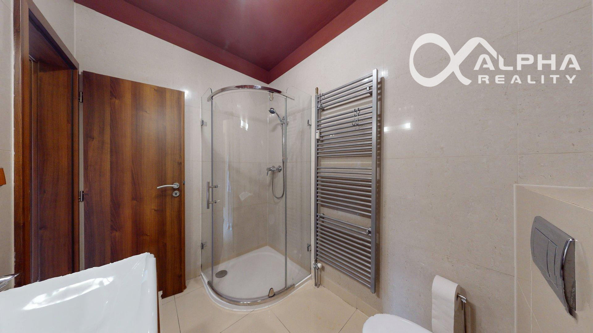 PRENÁJOM 2i apartmán s terasou, parkovaním, Veľká Lomnica