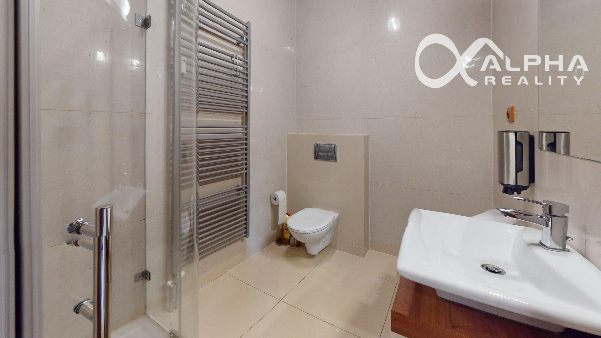 PRENÁJOM 2i apartmán s terasou, parkovaním, Veľká Lomnica