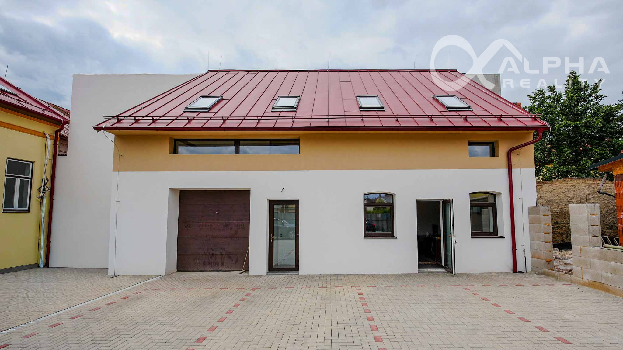 EXKLUZÍVNE Polyfunkčná budova, ul. Odborárov, Sp. Nová Ves