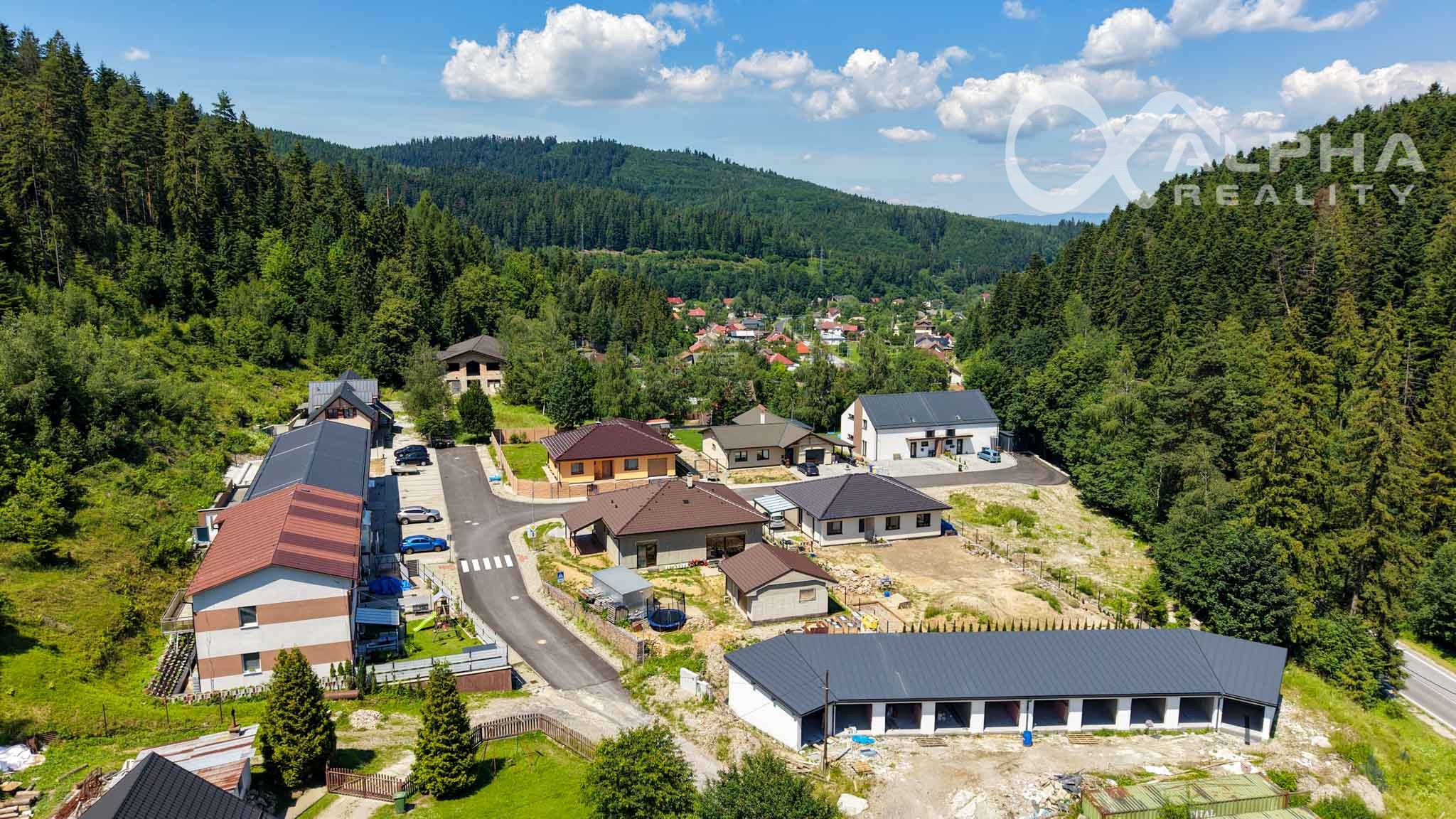 EXKLUZÍVNE Stavebný pozemok, 916m2, Novoveská Huta