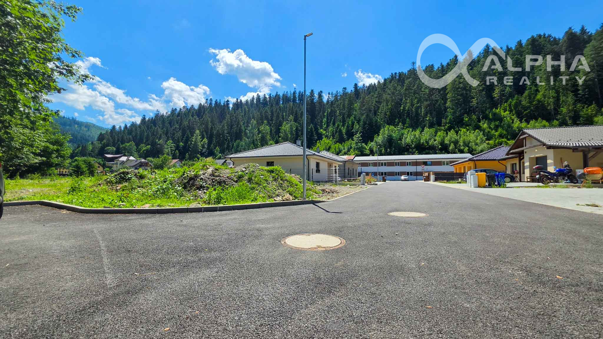EXKLUZÍVNE Stavebný pozemok, 916m2, Novoveská Huta