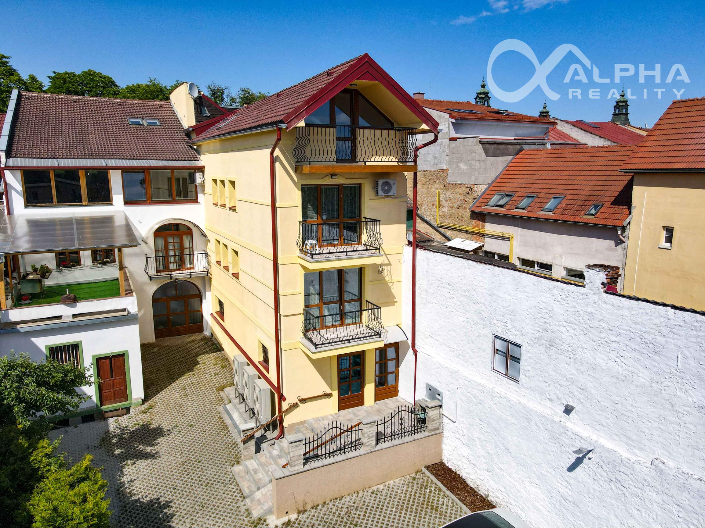 Exkluzívny 2 izbový byt s parkovaním, centrum, Spišská Nová Ves