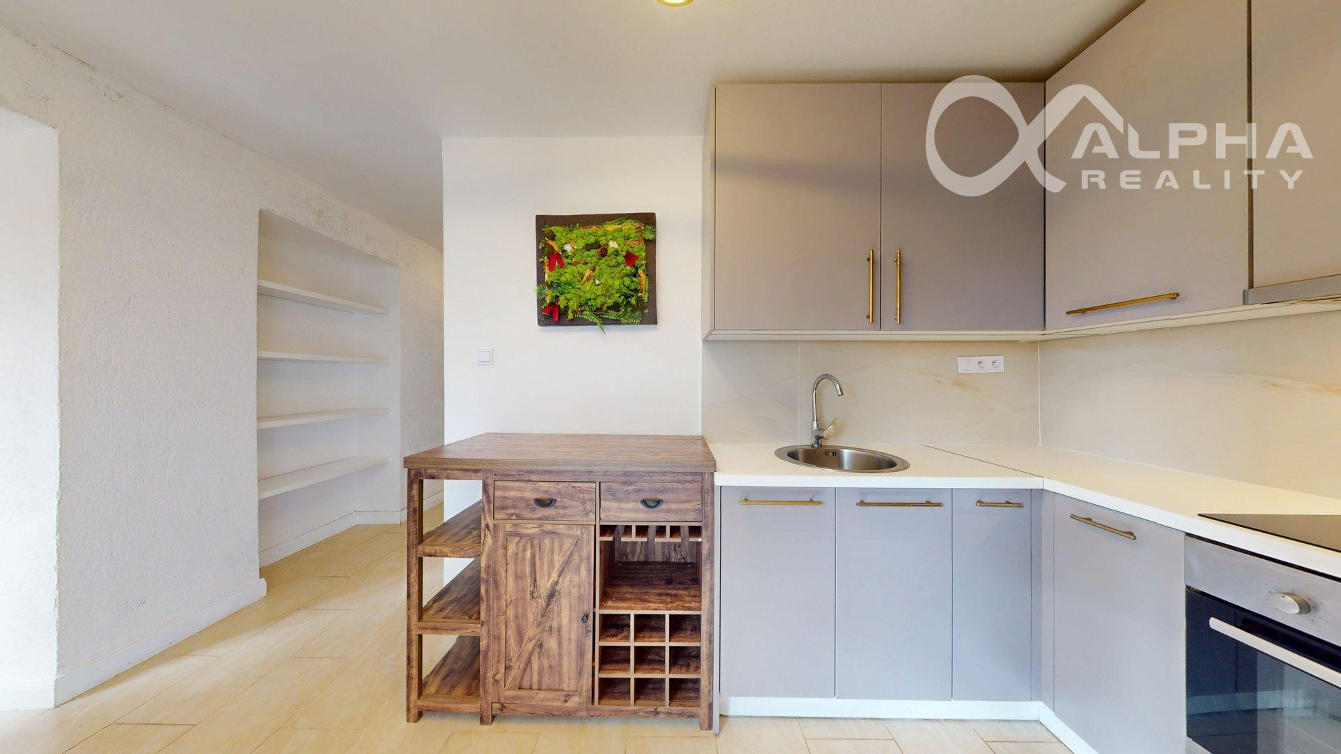 EXKLUZÍVNE 2 izbový byt, 2 balkóny, centrum, Spišská Nová Ves