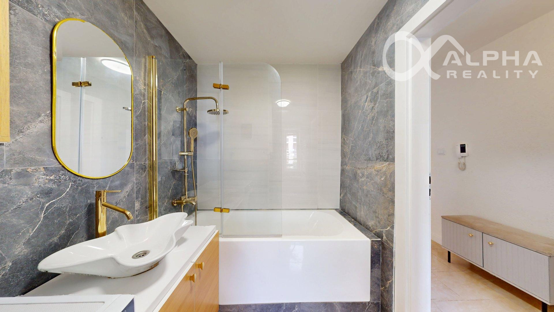 EXKLUZÍVNE 2 izbový byt, 2 balkóny, centrum, Spišská Nová Ves